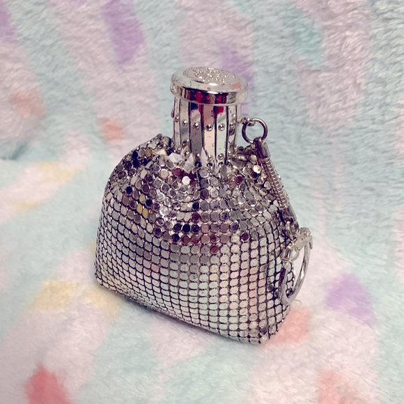 Vintage Accessories - Vintage silver mesh chain top snap beggars cosplay d&d bag mini purse key fob